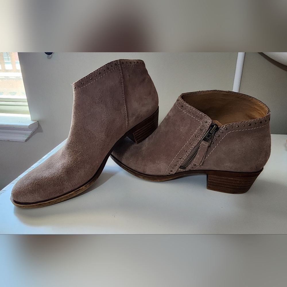 Lucky Brand women ankle booties